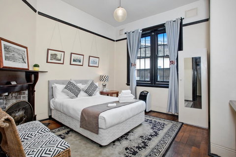 Sydney Harbour Bed And Breakfast - Sunshine Coast Guide 1