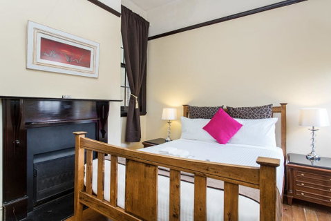 Sydney Harbour Bed And Breakfast - Sunshine Coast Guide 20