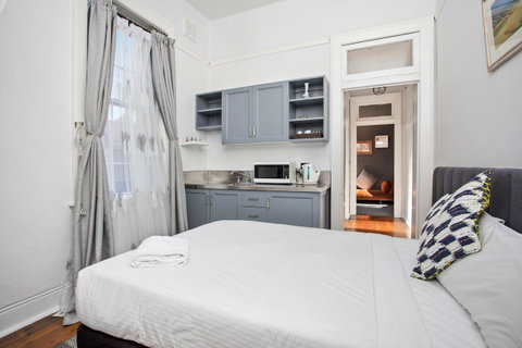 Sydney Harbour Bed And Breakfast - Sunshine Coast Guide 8