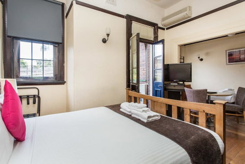 Sydney Harbour Bed And Breakfast - Sunshine Coast Guide 18