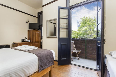 Sydney Harbour Bed And Breakfast - Sunshine Coast Guide 12