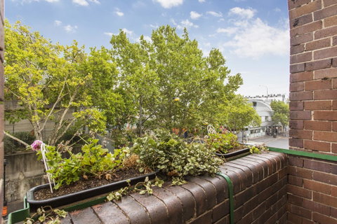 Sydney Harbour Bed And Breakfast - Sunshine Coast Guide 10