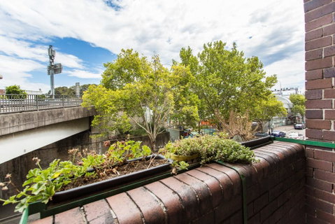 Sydney Harbour Bed And Breakfast - Sunshine Coast Guide 17