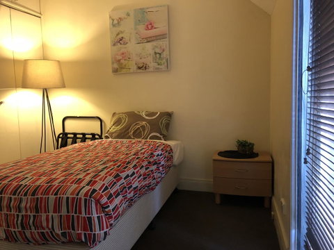 Sydney Harbour Bed And Breakfast - Sunshine Coast Guide 27