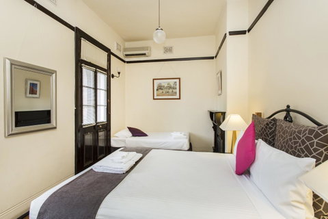Sydney Harbour Bed And Breakfast - Sunshine Coast Guide 14
