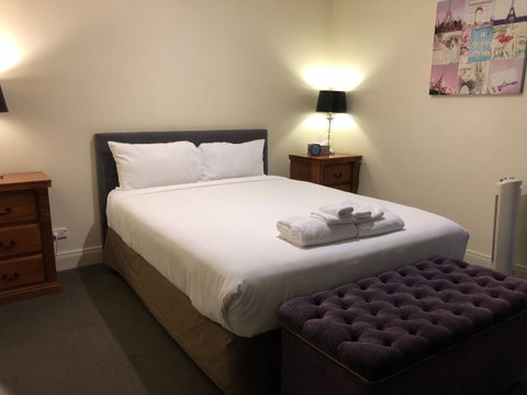 Sydney Harbour Bed And Breakfast - Sunshine Coast Guide 28