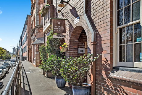 Sydney Harbour Bed And Breakfast - Sunshine Coast Guide 0