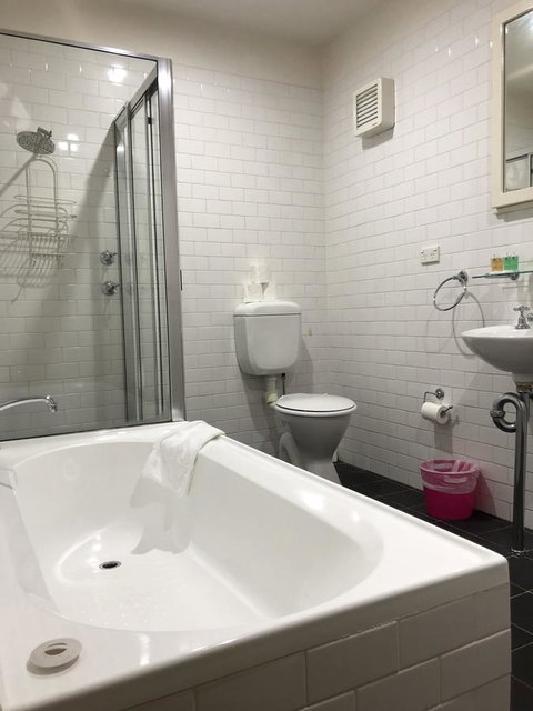 Sydney Harbour Bed And Breakfast - Sunshine Coast Guide 31