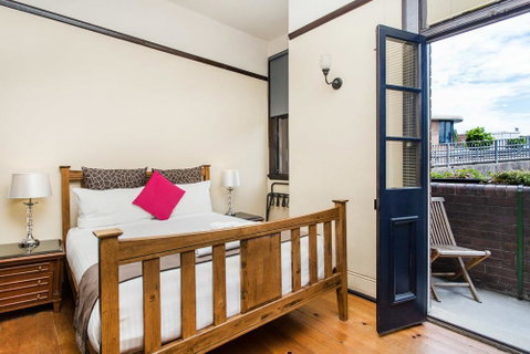 Sydney Harbour Bed And Breakfast - Sunshine Coast Guide 21