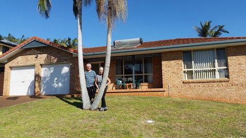 Twin Palms Holiday House At Lighthouse - Sunshine Coast Guide 0