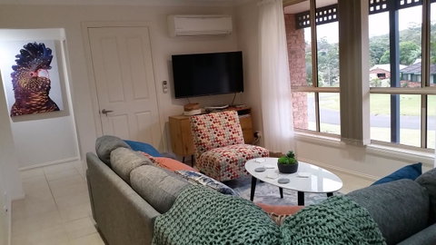 Twin Palms Holiday House At Lighthouse - Sunshine Coast Guide 3