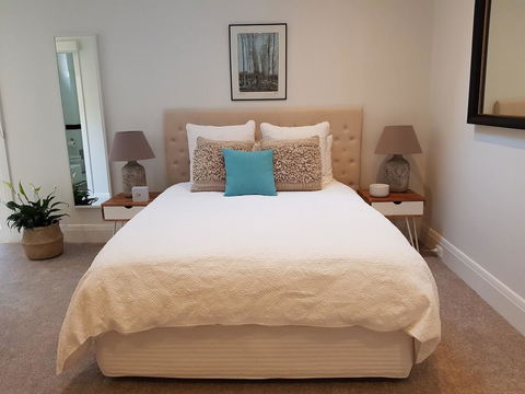 Private Room - Luxury Mosman Home - Sunshine Coast Guide 16