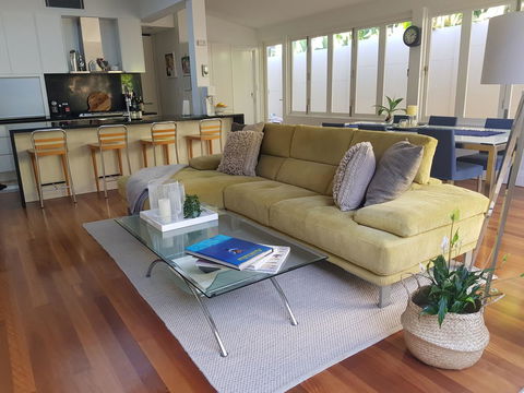 Private Room - Luxury Mosman Home - Sunshine Coast Guide 10