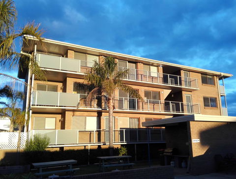 Narooma Palms Holiday Apartments - Sunshine Coast Guide 1