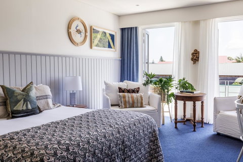 Watsons Bay Boutique Hotel - Sunshine Coast Guide 0