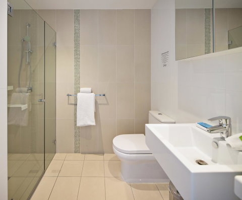 Zara Tower â€“ Luxury Suites And Apartments - Sunshine Coast Guide 8