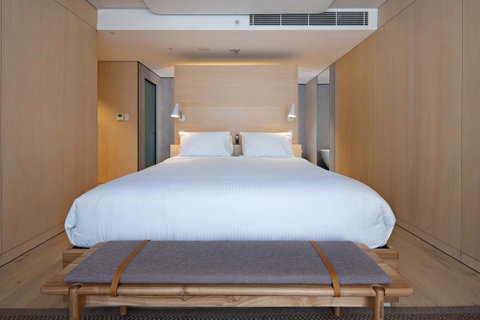 Zara Tower â€“ Luxury Suites And Apartments - Sunshine Coast Guide 4
