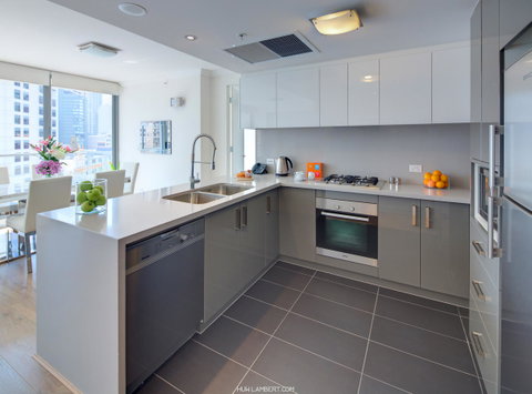Zara Tower â€“ Luxury Suites And Apartments - Sunshine Coast Guide 20