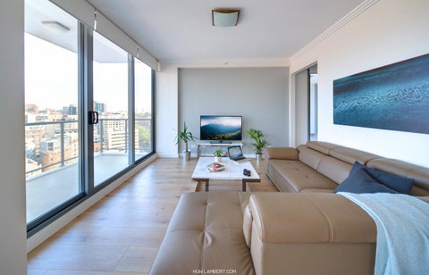 Zara Tower â€“ Luxury Suites And Apartments - Sunshine Coast Guide 25