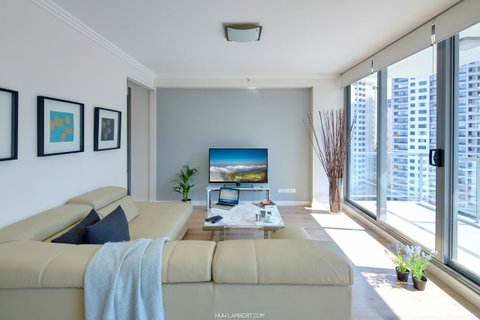 Zara Tower â€“ Luxury Suites And Apartments - Sunshine Coast Guide 0