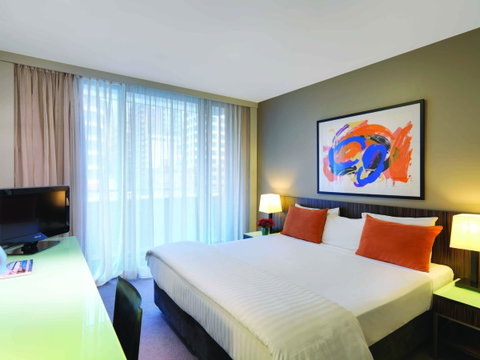 Adina Apartment Hotel Sydney, Darling Harbour - Sunshine Coast Guide 12