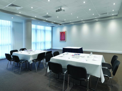 Adina Apartment Hotel Sydney, Darling Harbour - Sunshine Coast Guide 20