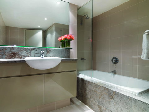 Adina Apartment Hotel Sydney, Darling Harbour - Sunshine Coast Guide 5