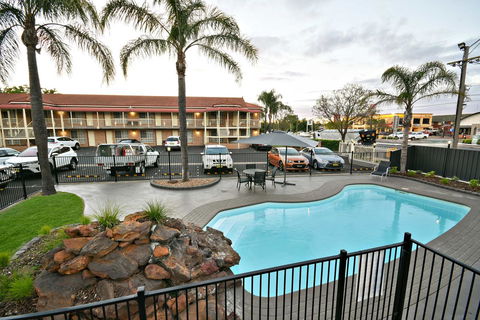 The Aberdeen Motel - Sunshine Coast Guide 8