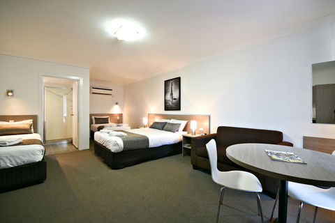 The Aberdeen Motel - Sunshine Coast Guide 4