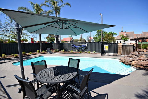 The Aberdeen Motel - Sunshine Coast Guide 12