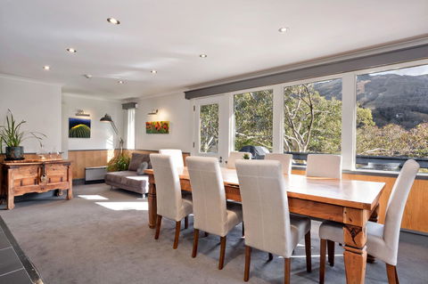 Pure Chalet Thredbo - Sunshine Coast Guide 18