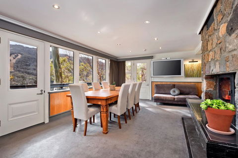 Pure Chalet Thredbo - Sunshine Coast Guide 16