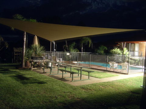 Hume Country Motor Inn - Sunshine Coast Guide 23