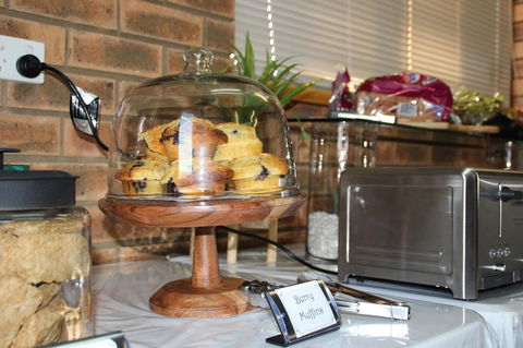 Hume Country Motor Inn - Sunshine Coast Guide 8