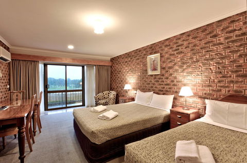 Hume Country Motor Inn - Sunshine Coast Guide 44