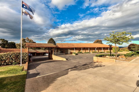 Hume Country Motor Inn - Sunshine Coast Guide 31
