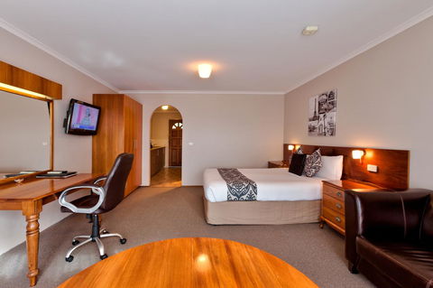 Hume Country Motor Inn - Sunshine Coast Guide 39