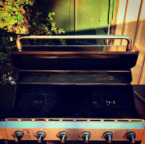 Pine Tree Motel - Sunshine Coast Guide 40