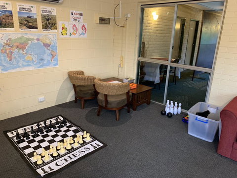 Pine Tree Motel - Sunshine Coast Guide 16