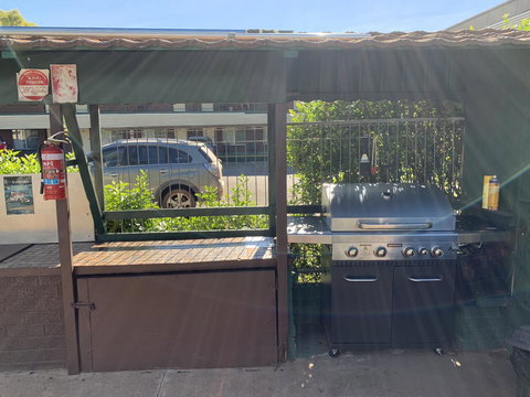 Pine Tree Motel - Sunshine Coast Guide 4