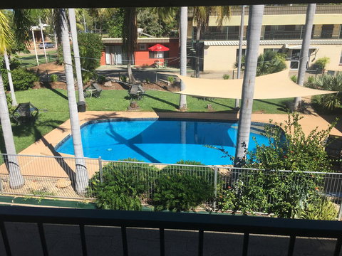 Pine Tree Motel - Sunshine Coast Guide 7