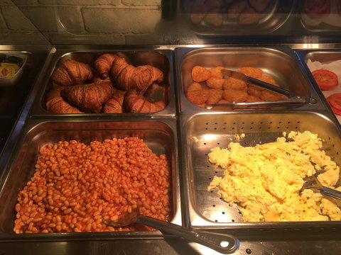 Pine Tree Motel - Sunshine Coast Guide 13