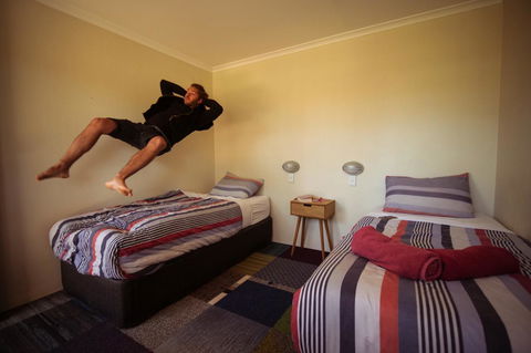 Jump Inn Alice Budget Accommodation - Sunshine Coast Guide 37