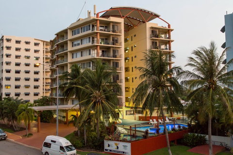 Cullen Bay Resorts - Sunshine Coast Guide 0