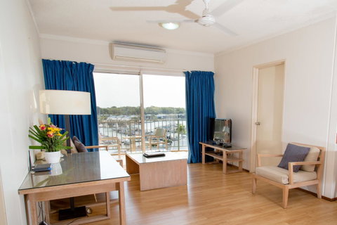 Cullen Bay Resorts - Sunshine Coast Guide 2