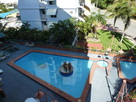 Cullen Bay Resorts - Sunshine Coast Guide 13