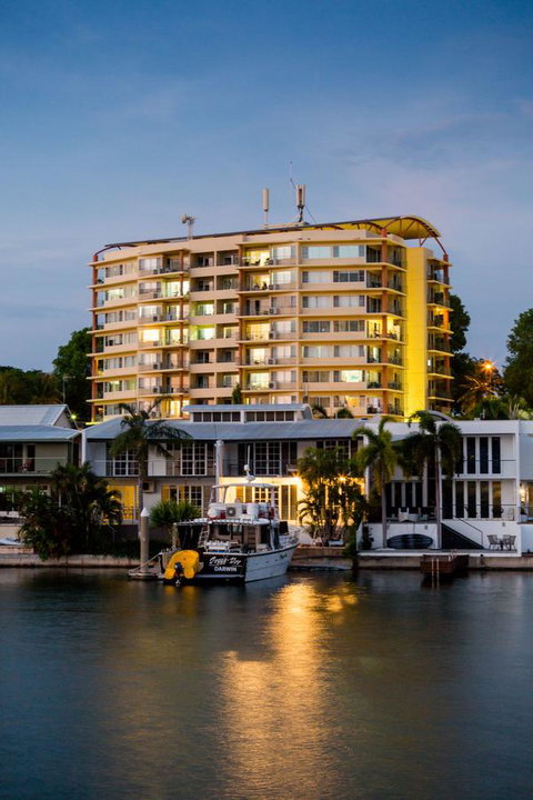 Cullen Bay Resorts - Sunshine Coast Guide 14