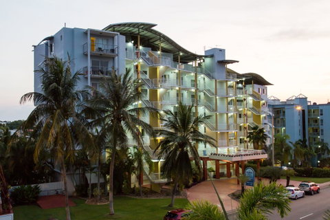 Cullen Bay Resorts - Sunshine Coast Guide 11