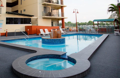 Cullen Bay Resorts - Sunshine Coast Guide 3