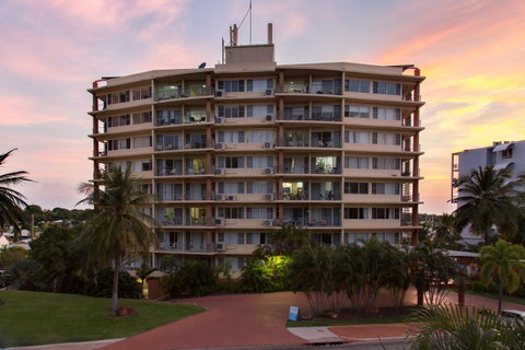 Cullen Bay Resorts - Sunshine Coast Guide 12